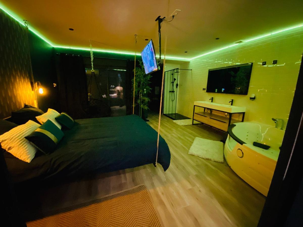 Capsule Temps Suspendu - Balneo, Home Cinema & Billard Валансьен Экстерьер фото